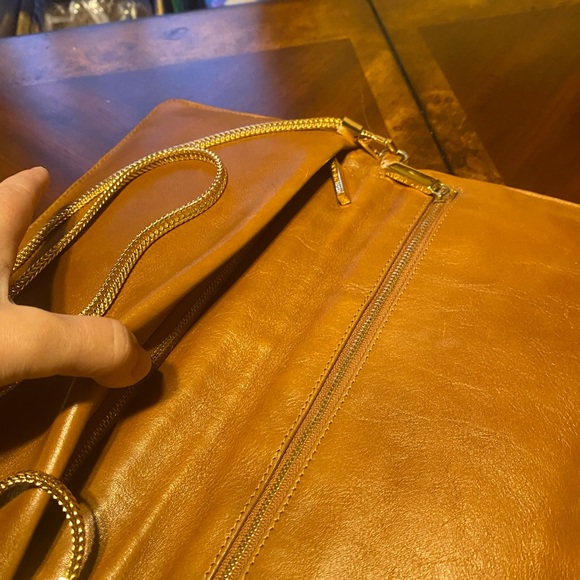 Tory Burch Tan Leather Crossbody Clutch with Gold Chain - Picture 5 of 11